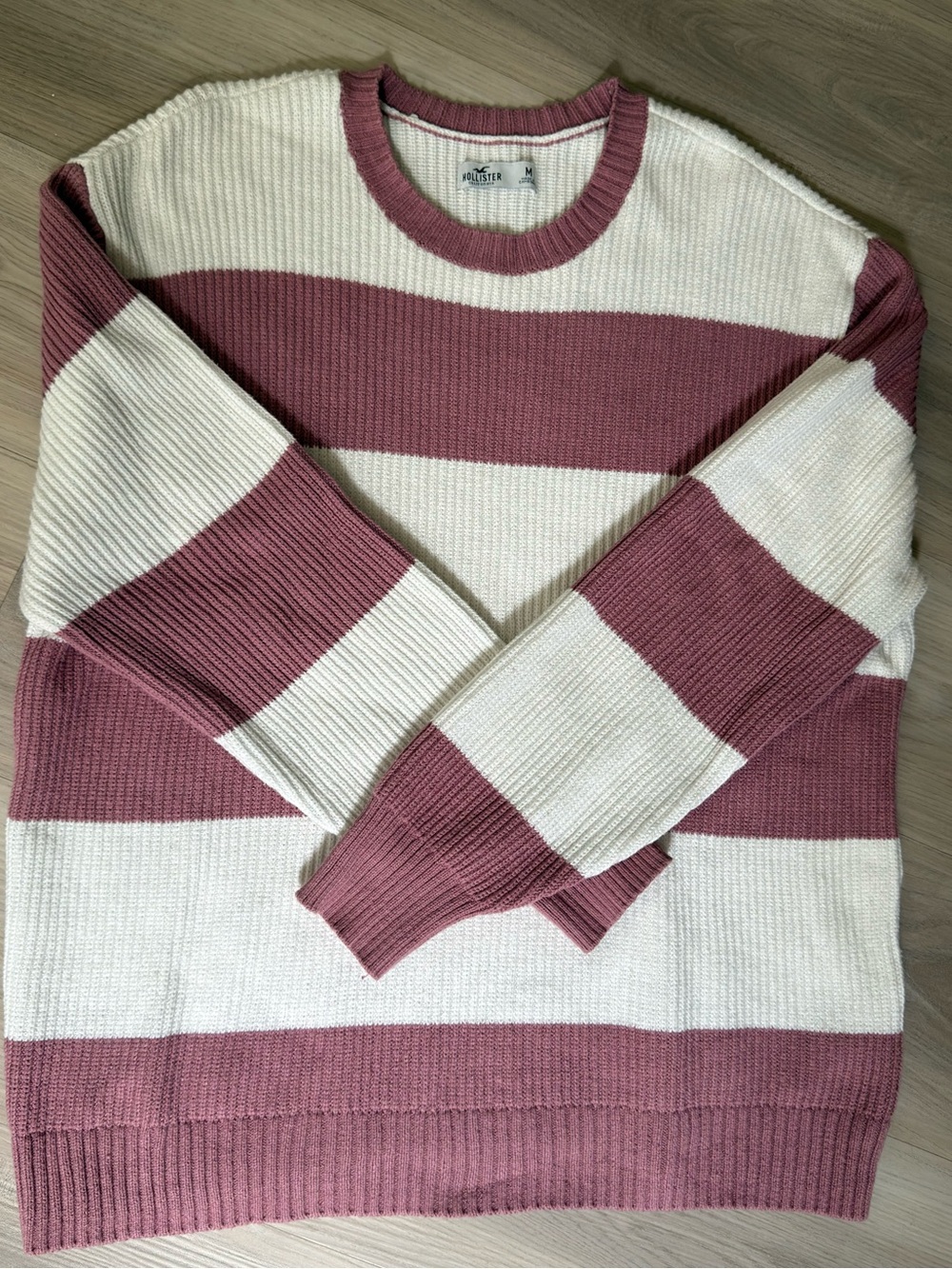 Hollister Women's Striped Crewneck Sweater - Dusty Rose & Cream
Size: Medium